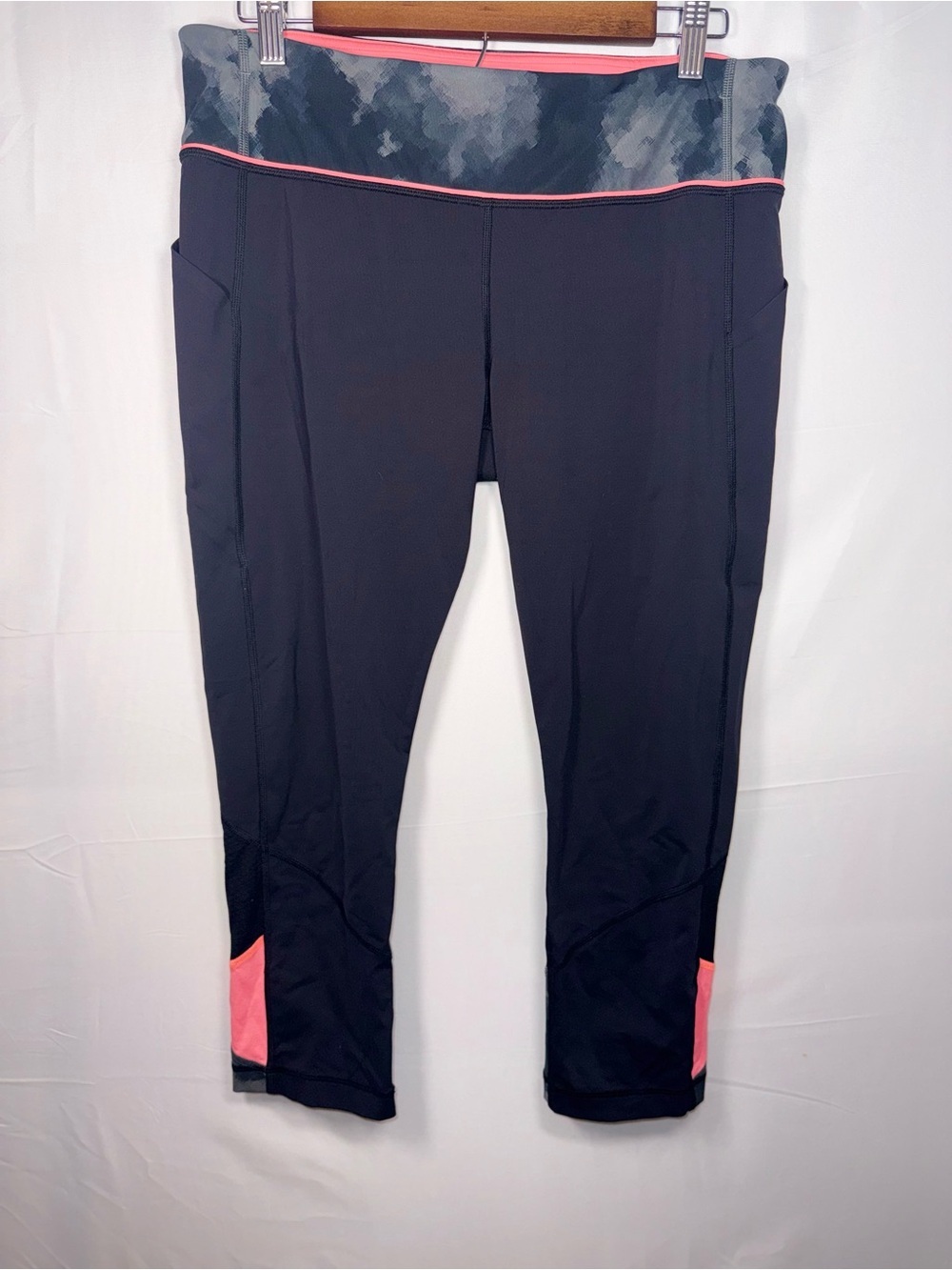 Lululemon Women Black/Pink Athletic High Rise Capri Active Leggings Size 12